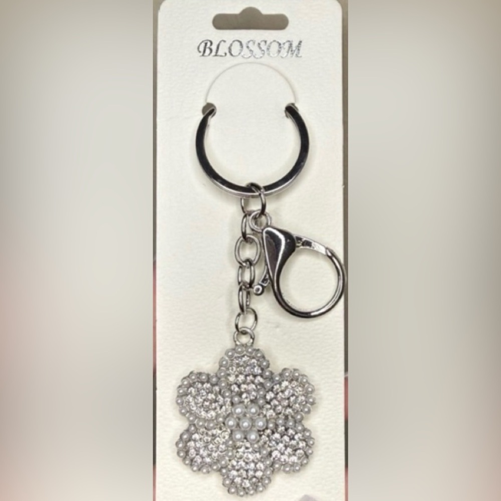 NEW Flower Bling Bsg Chsrm Key Chain Accessory